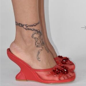 Kinadese Chic Red Women's Mules with Floral Accents